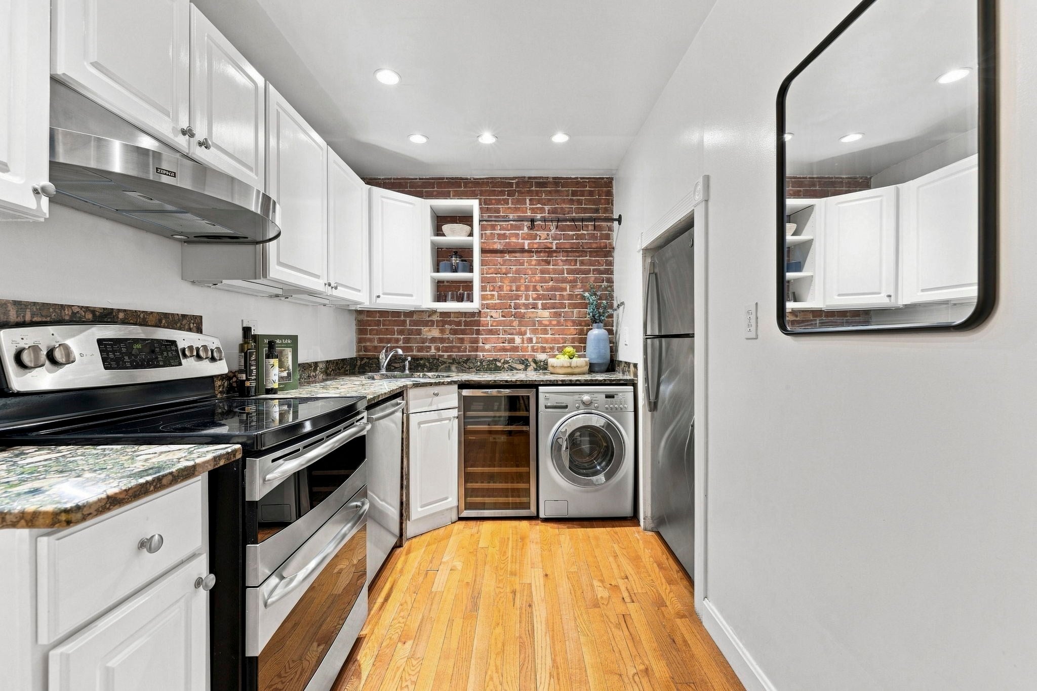 105 Beacon St., ST #10, Boston, MA Photo #11