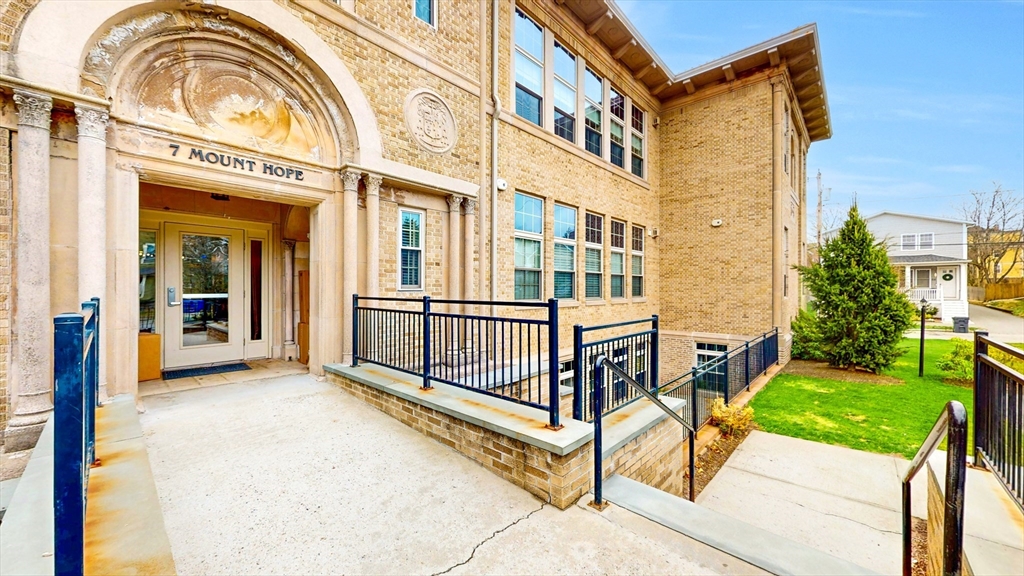 7 Mount Hope 202