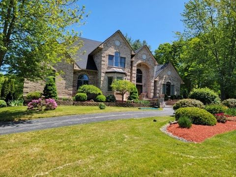 48 Laurie Ln Swansea MA 02777