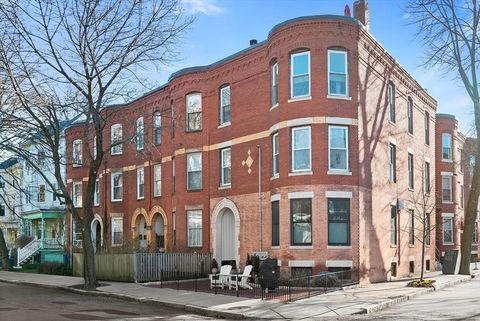 Photo of 96 Brook St #3, Brookline, MA 02445 (MLS # 73470787)