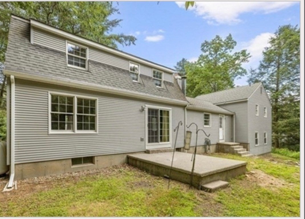 7 Logie Ln, Southwick, MA, 7 Logie Ln, Southwick, MA Photo #4