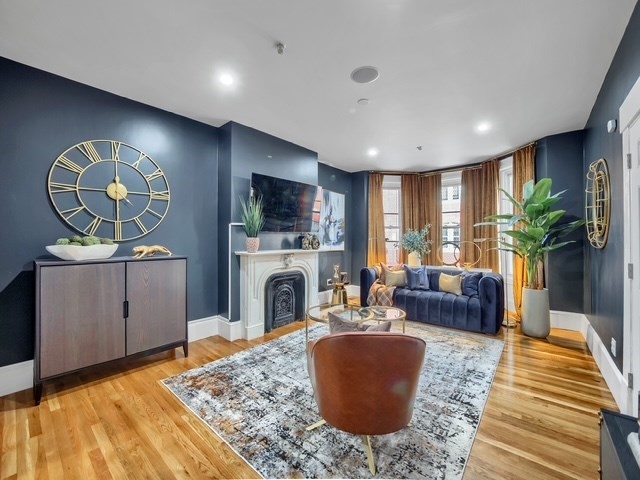 32 Williams St 1