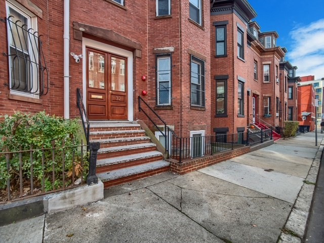 32 Williams St 1