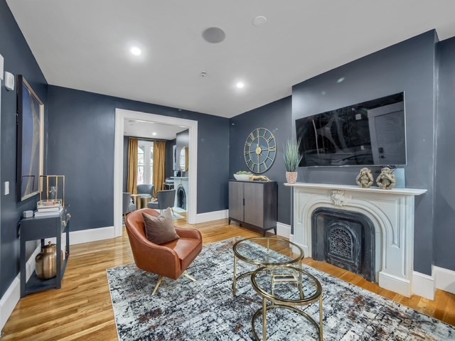 32 Williams St 1