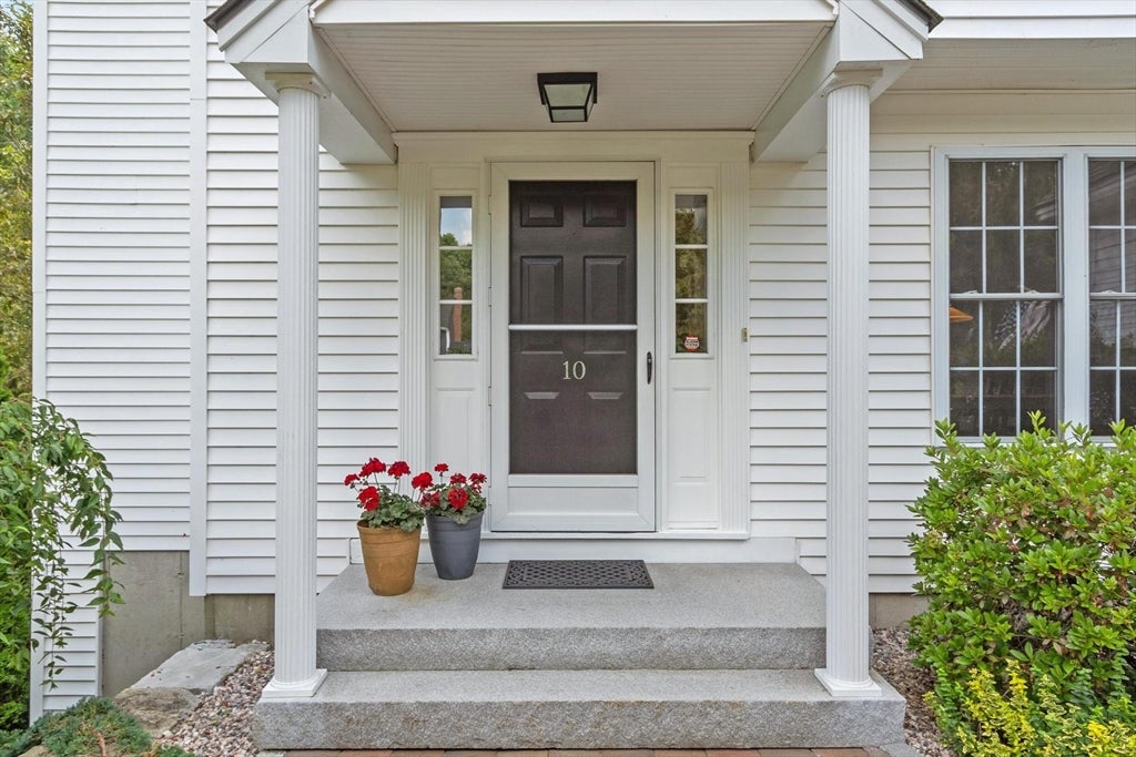 10 Woodland Drive