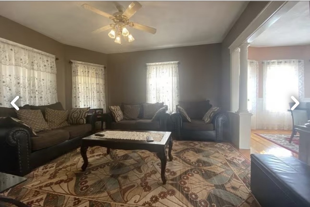 52 Elliot St 2