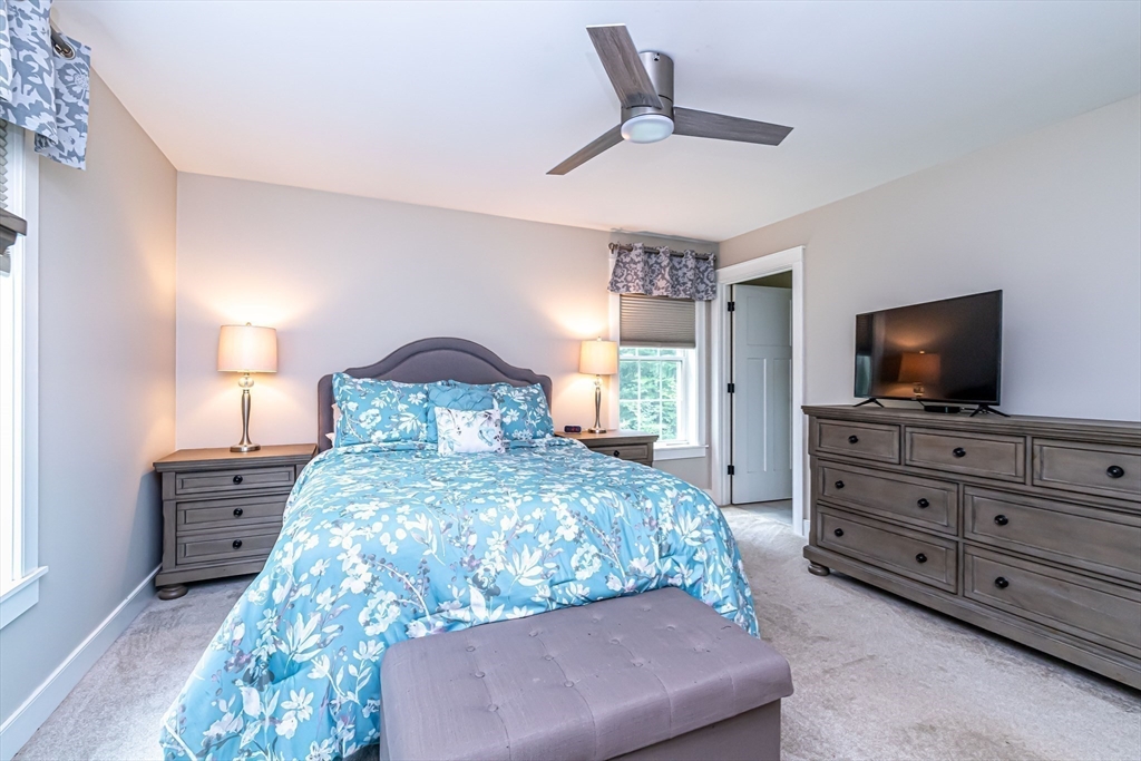 Sandown, New Hampshire 03873, United States, 4 Bedrooms Bedrooms, ,3 BathroomsBathrooms,Residential,Pending,124160