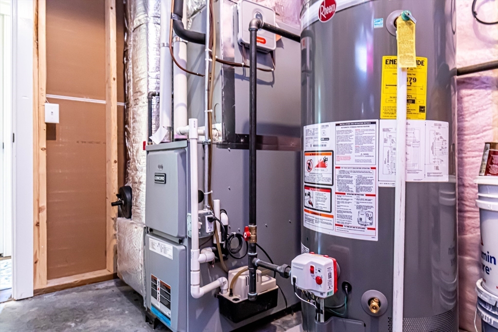 Sandown, New Hampshire 03873, United States, 4 Bedrooms Bedrooms, ,3 BathroomsBathrooms,Residential,Pending,124160