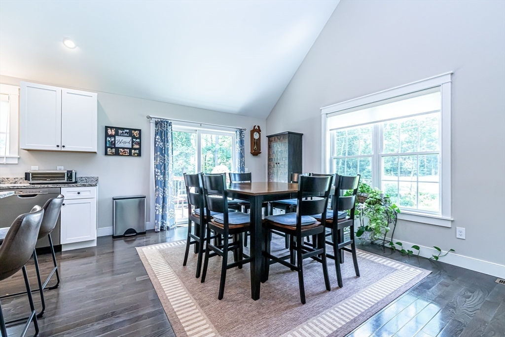 Sandown, New Hampshire 03873, United States, 4 Bedrooms Bedrooms, ,3 BathroomsBathrooms,Residential,Pending,124160