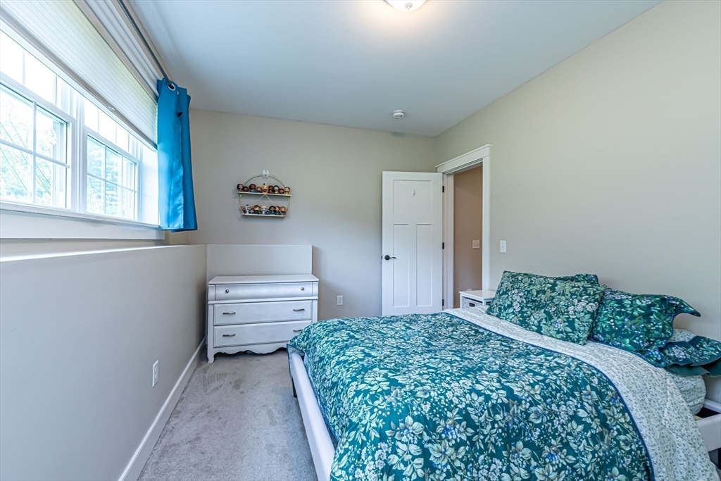 Sandown, New Hampshire 03873, United States, 4 Bedrooms Bedrooms, ,3 BathroomsBathrooms,Residential,Pending,124160