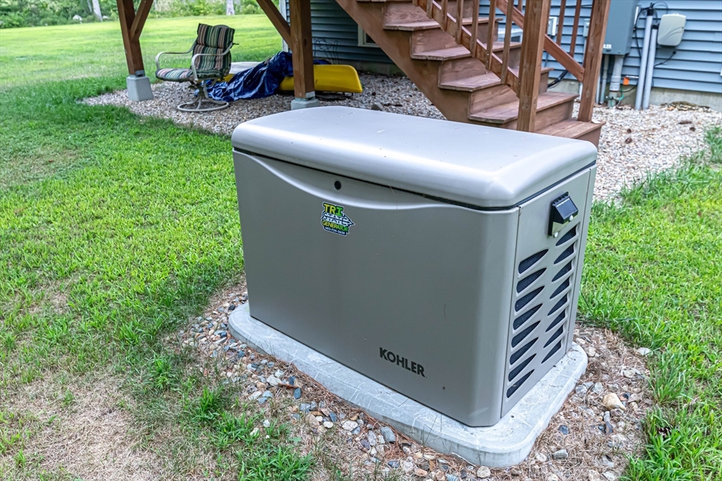 Sandown, New Hampshire 03873, United States, 4 Bedrooms Bedrooms, ,3 BathroomsBathrooms,Residential,Pending,124160