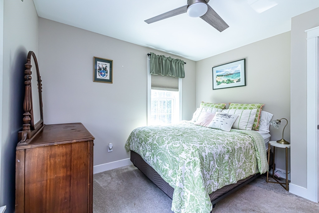 Sandown, New Hampshire 03873, United States, 4 Bedrooms Bedrooms, ,3 BathroomsBathrooms,Residential,Pending,124160