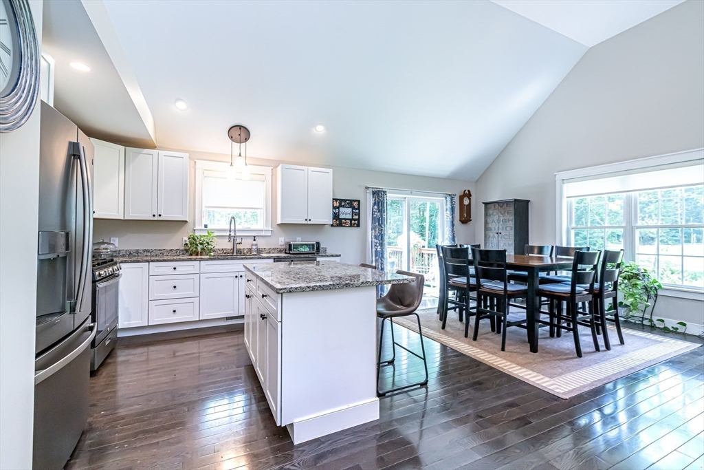 Sandown, New Hampshire 03873, United States, 4 Bedrooms Bedrooms, ,3 BathroomsBathrooms,Residential,Pending,124160