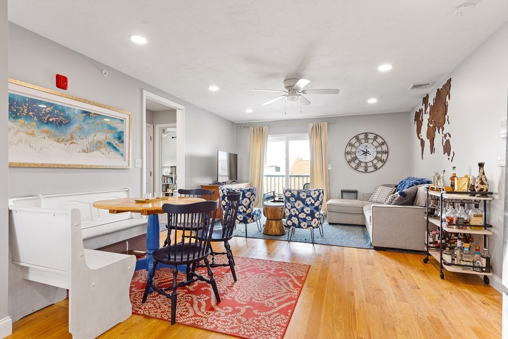 1093 Main St 4