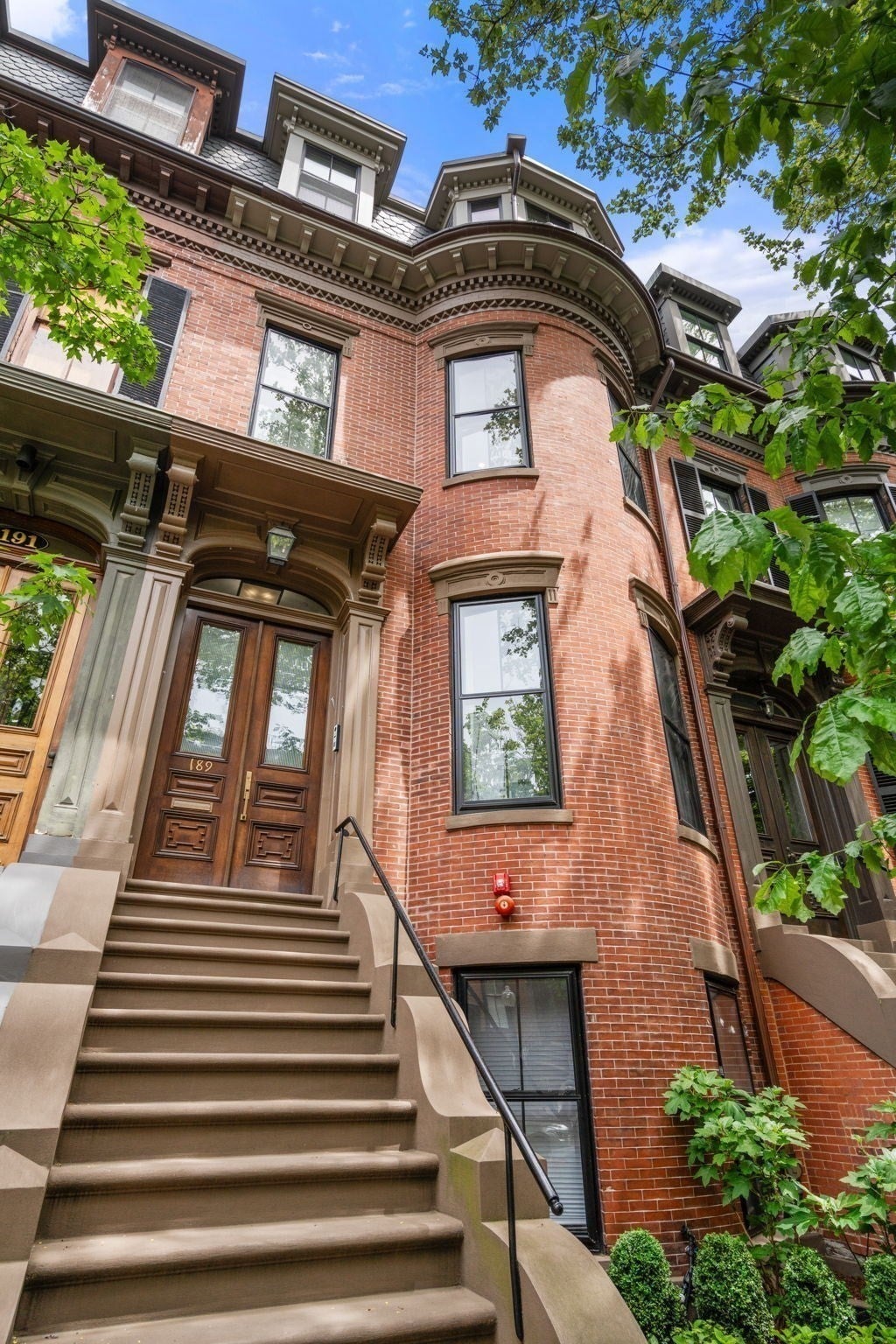 Photo of 189 W Brookline St, Boston, MA