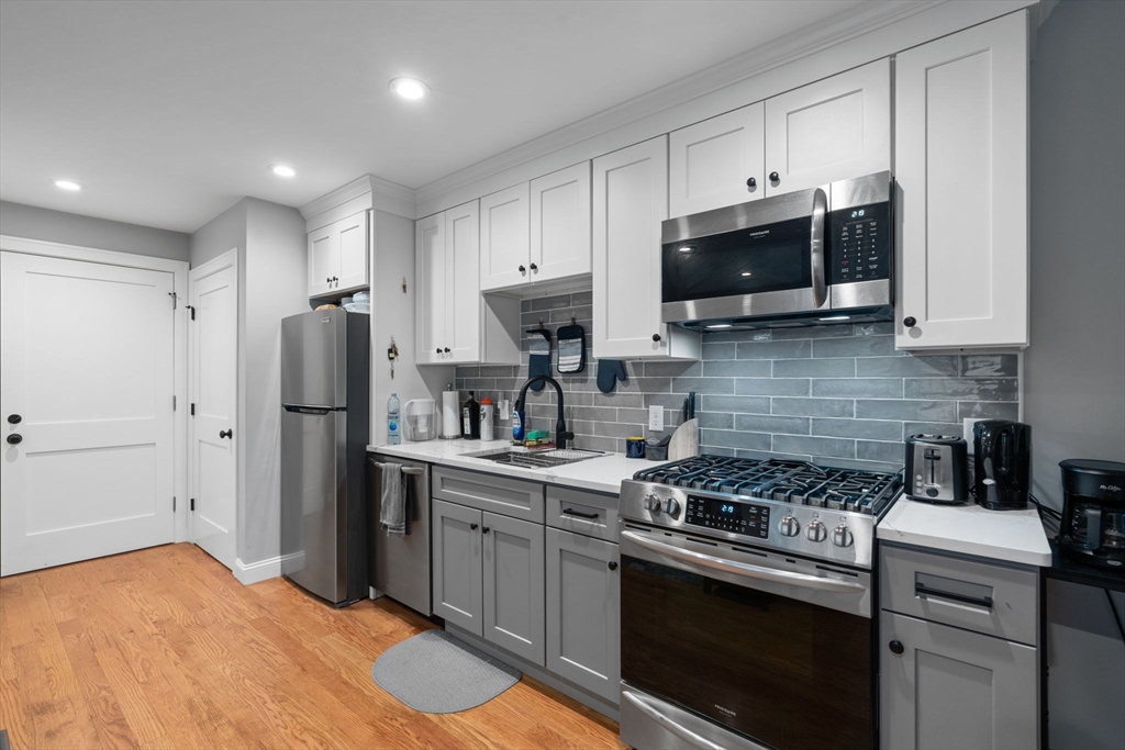 223 Saratoga St U203
