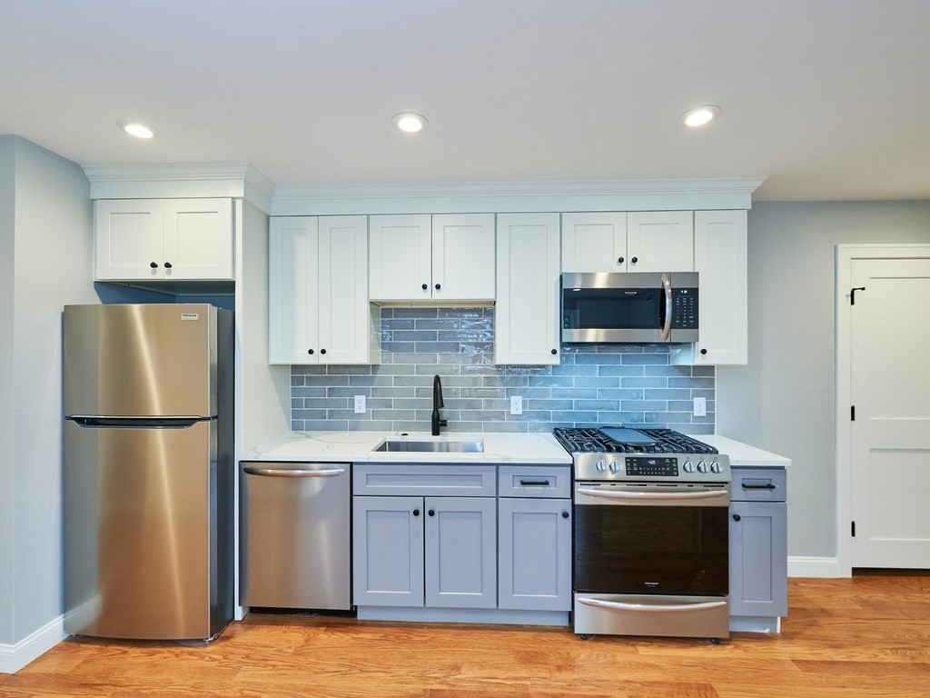 223 Saratoga St U203
