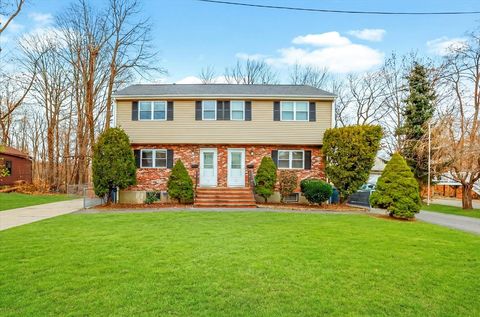 40 Plymouth St 40 Canton MA 02021