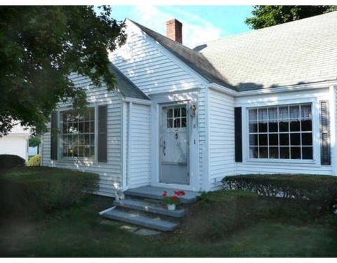 8 Grandview Ave Webster MA 01570