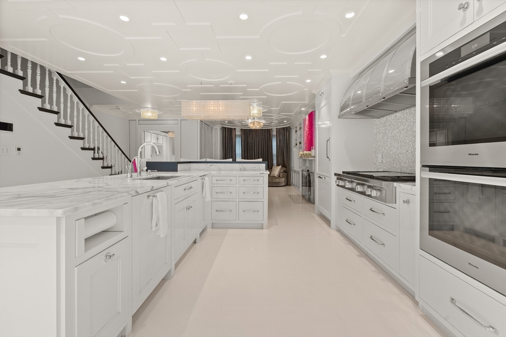 68 W Rutland Sq.