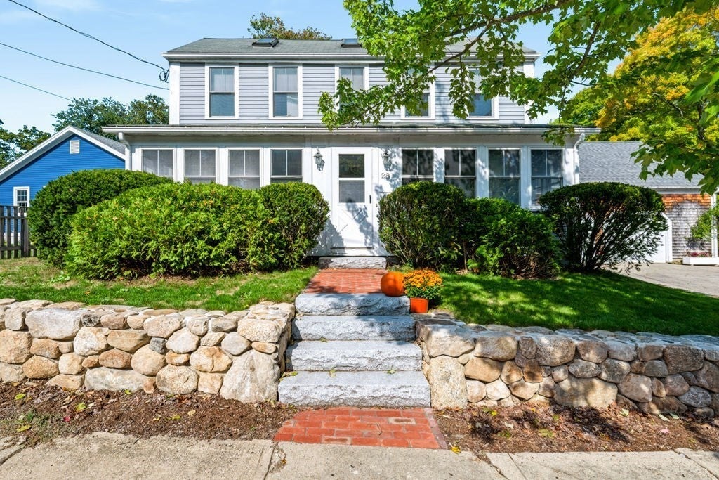 Photo of 28 Forrester St, Newburyport, MA
