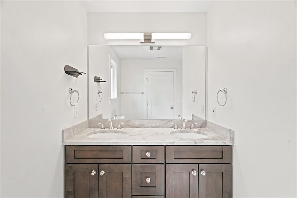 8 Leyden Ave #8, Medford, MA Photo #24