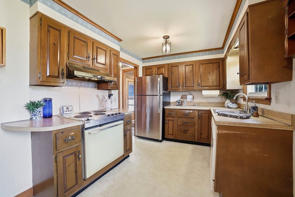 113 Stoneleigh Road, Holden, MA, 113 Stoneleigh Road, Holden, MA Photo #6