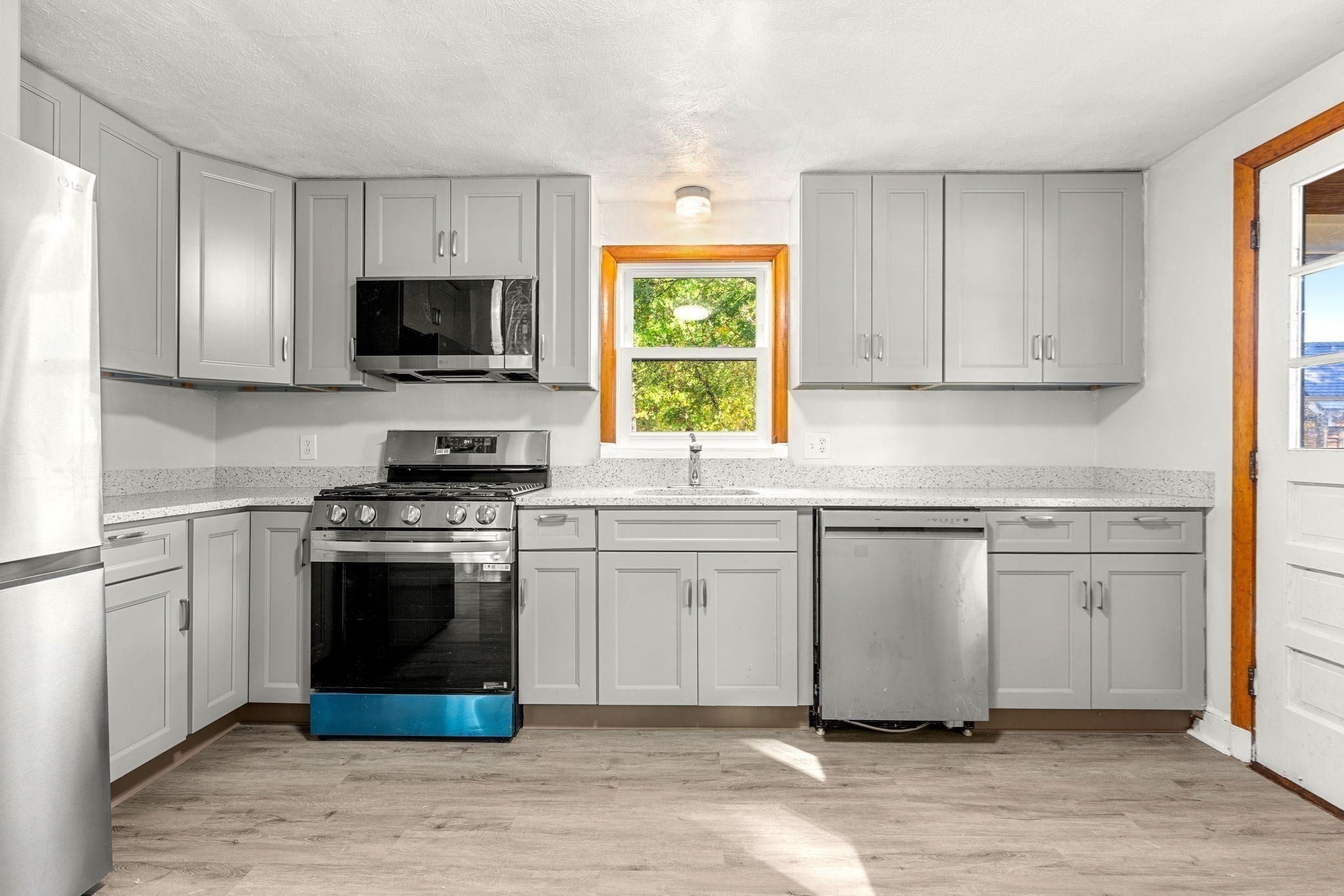 250 Shawsheen ST, Tewksbury, MA Photo #8