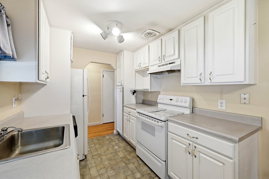 80 Gatewood Road, Springfield, MA, 80 Gatewood Road, Springfield, MA Photo #14