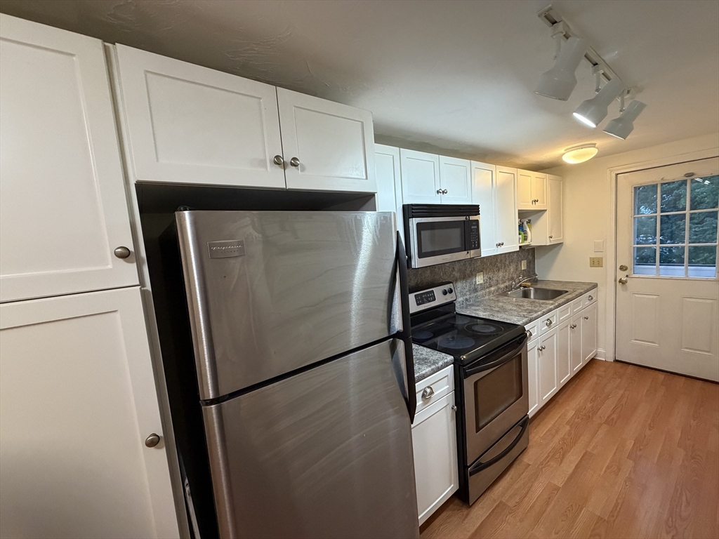 15 Chestnut ST #1, Stoughton, MA Photo #4