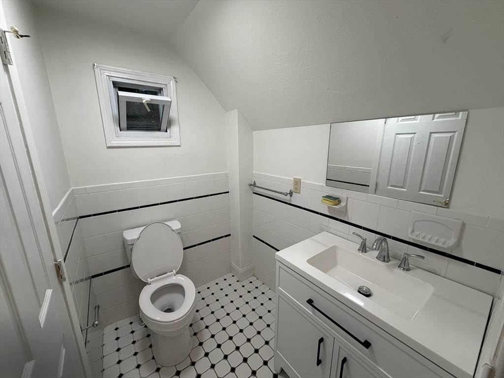 15 Chestnut ST #1, Stoughton, MA Photo #2