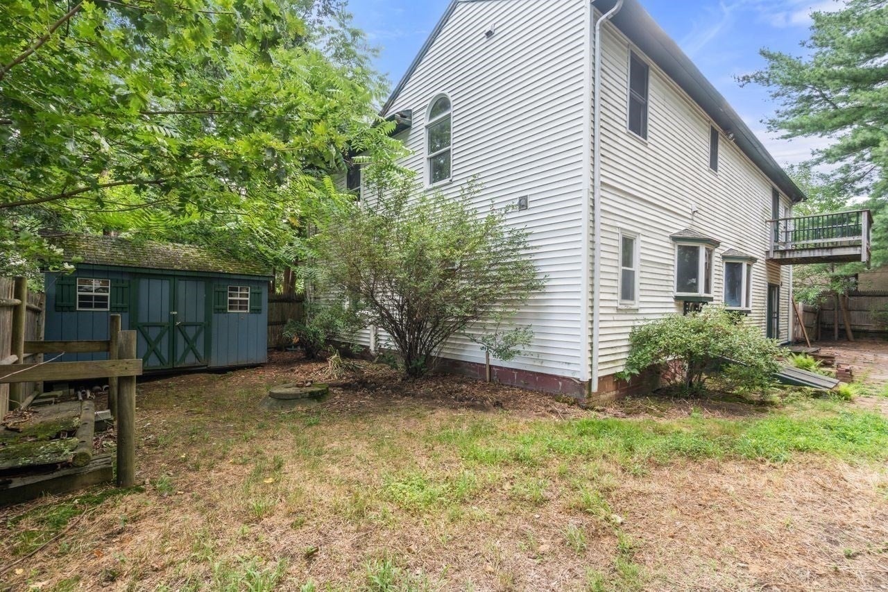 10 Willard St