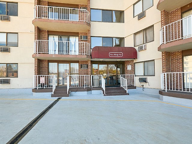 Watertown, Massachusetts 02472, United States, 2 Bedrooms Bedrooms, ,2 BathroomsBathrooms,Residential,Active,97235