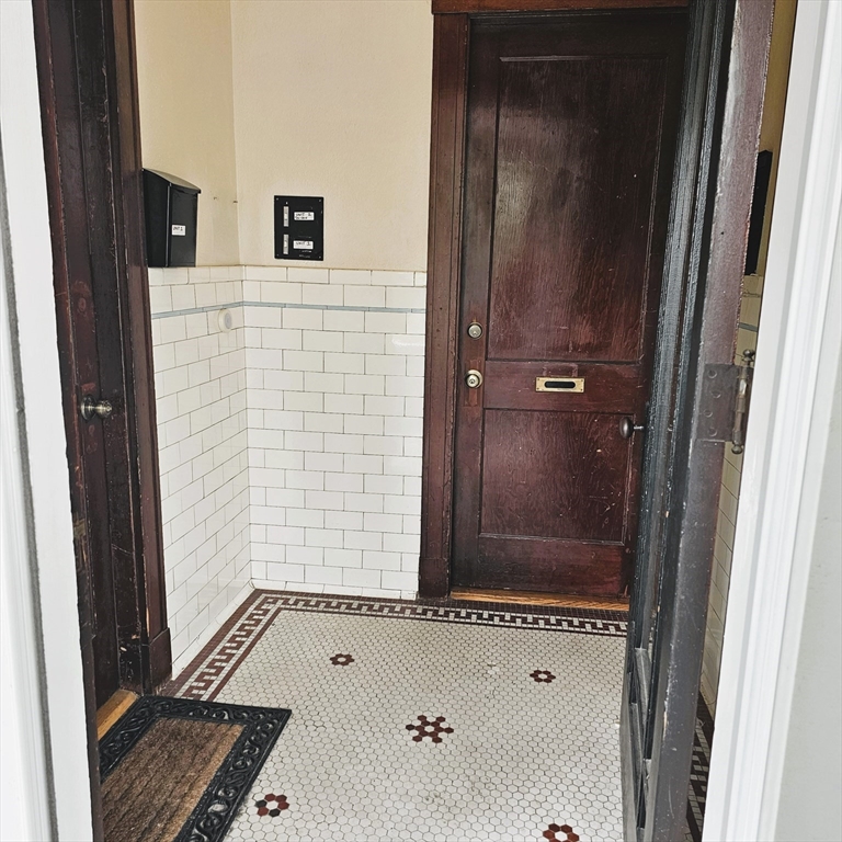 97 Hammond St 1