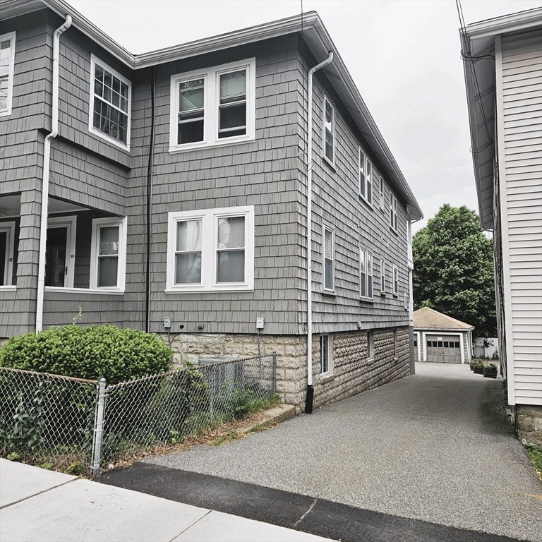 97 Hammond St 1