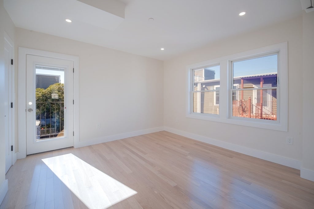 59 Gove St #1, Boston, MA Photo #12