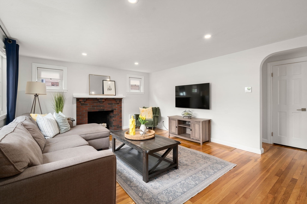 152 Sprague St, Dedham, MA Photo #7