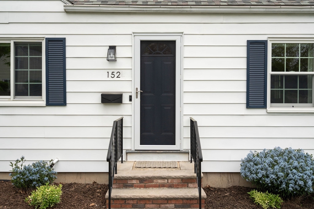 152 Sprague St, Dedham, MA Photo #2