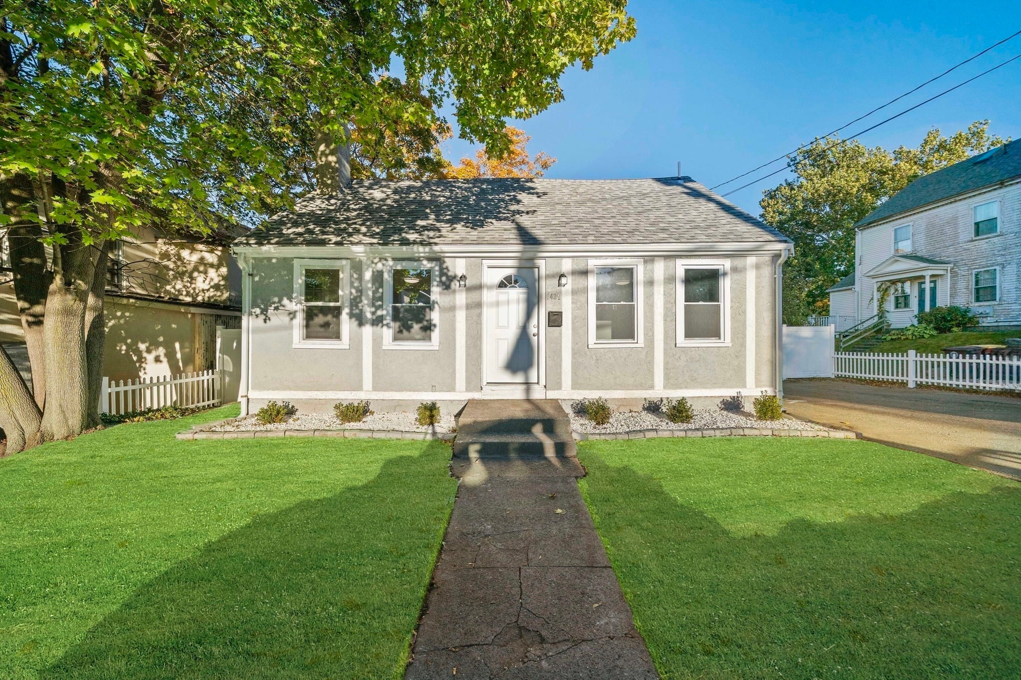 Photo of 1429 Pleasant Street, Weymouth, MA