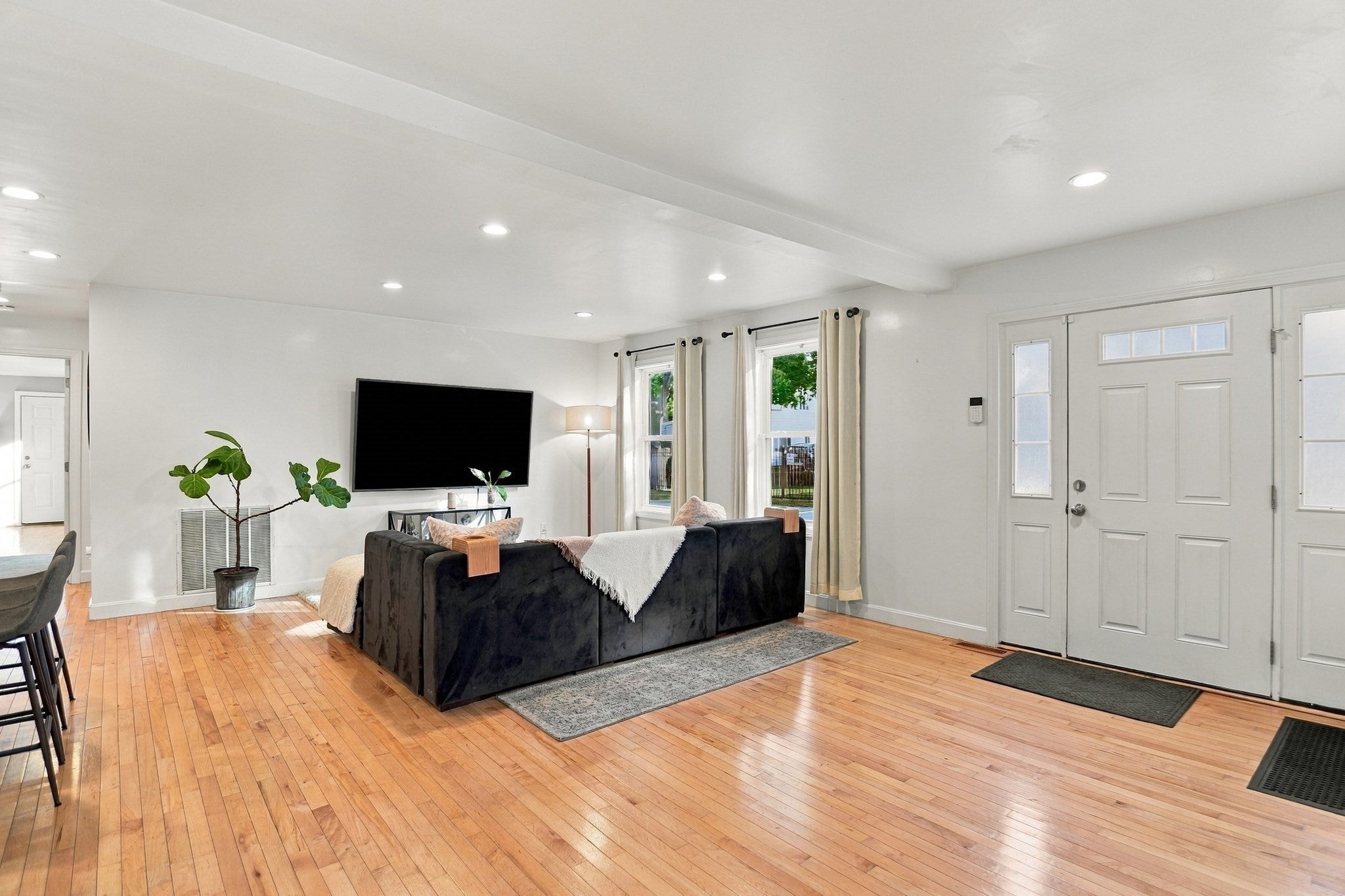 89 Broad Street #1, Lynn, MA, 89 Broad Street #1, Lynn, MA Photo #2