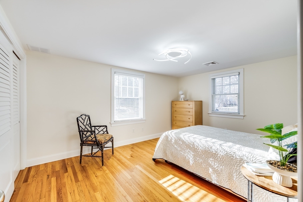 Yarmouth, Massachusetts 02673, United States, 3 Bedrooms Bedrooms, ,3 BathroomsBathrooms,Residential,Active,18342