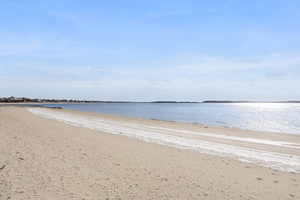 Yarmouth, Massachusetts 02673, United States, 3 Bedrooms Bedrooms, ,3 BathroomsBathrooms,Residential,Active,18342