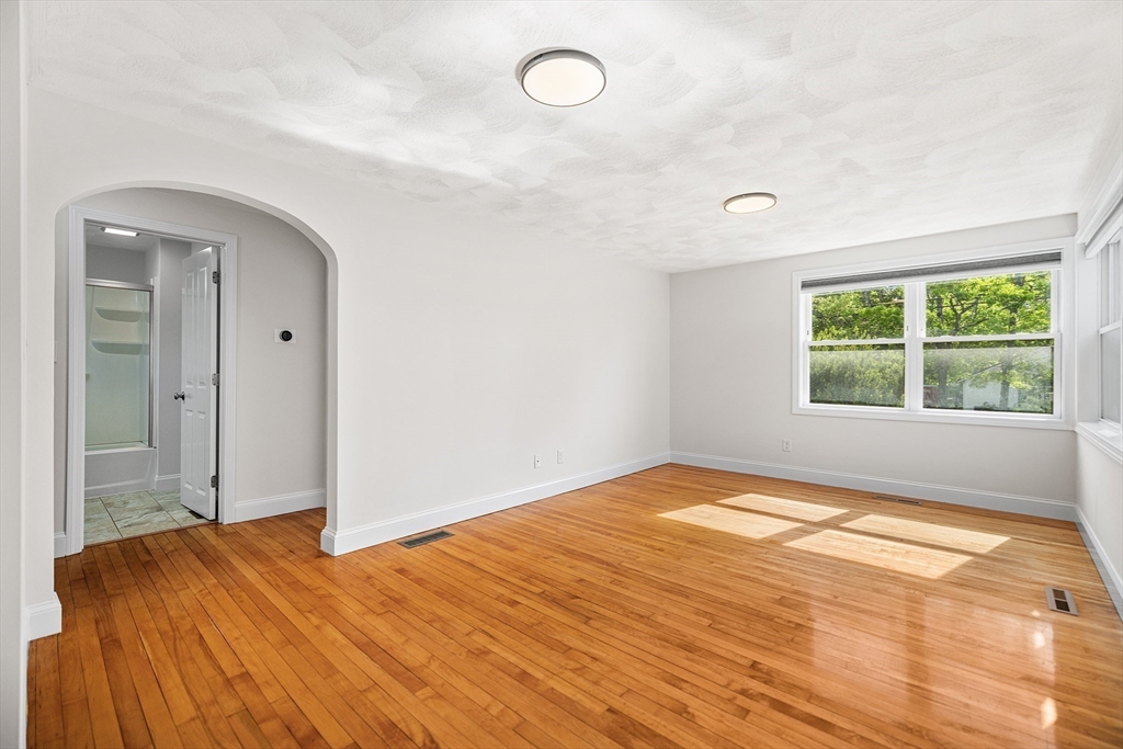 1 Egmont Ave