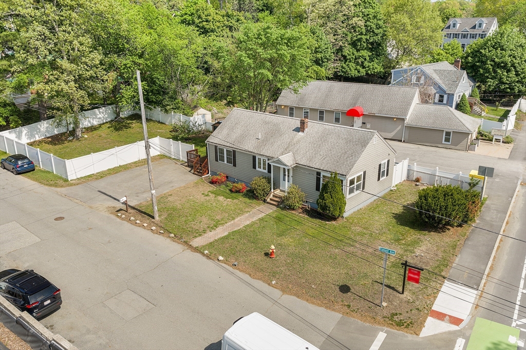 1 Egmont Ave