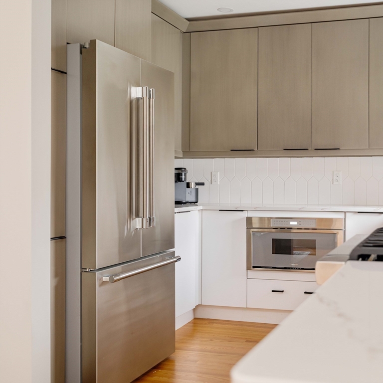 129 N Washington St 3