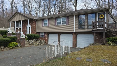 142 Marion Cir Ludlow MA 01056