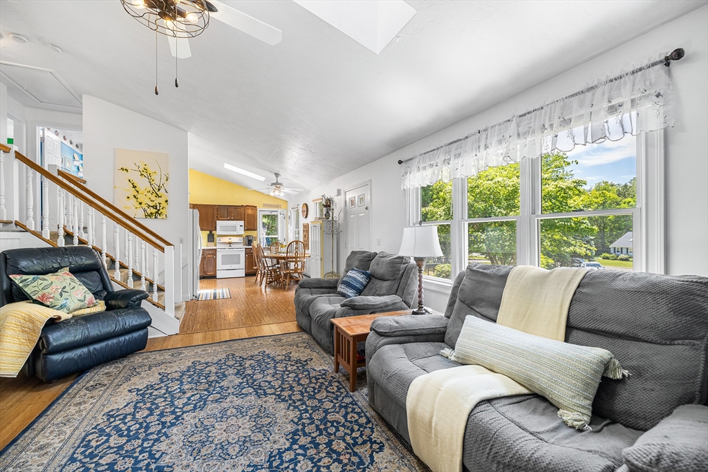71 Cains Hill Dr