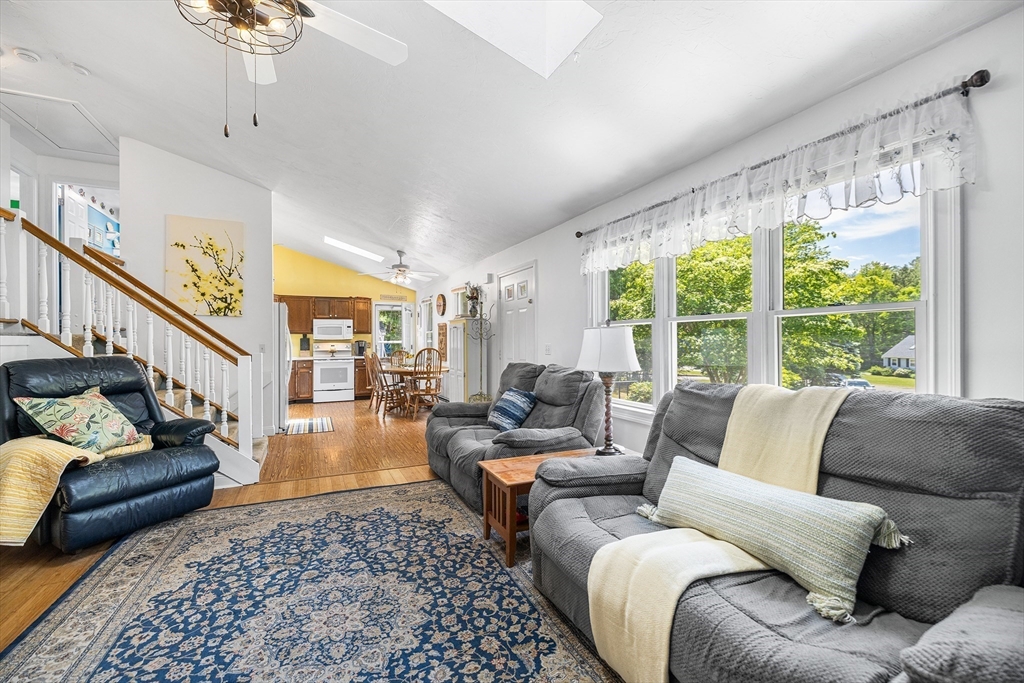 71 Cains Hill Dr