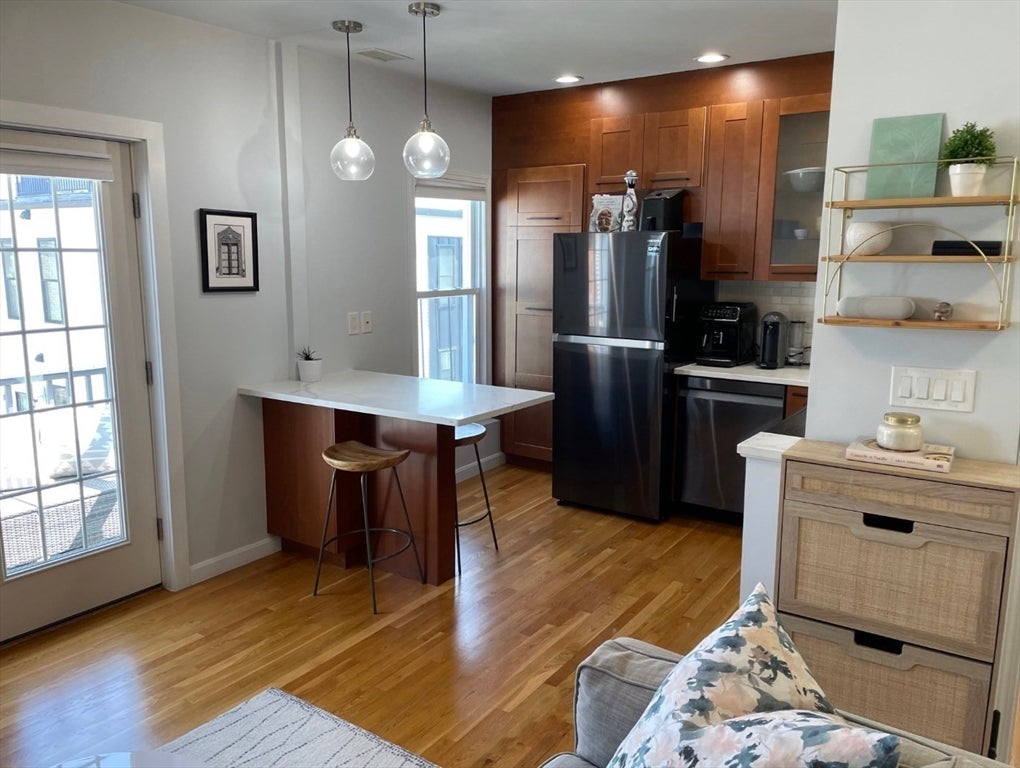 258 Everett 3