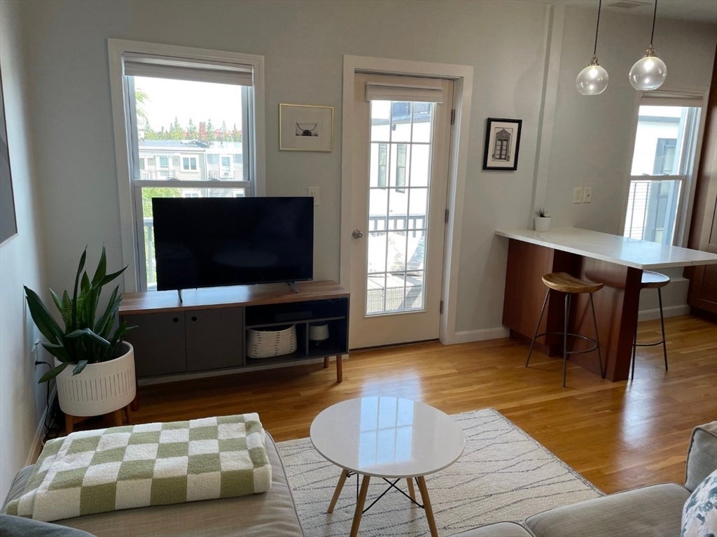 258 Everett 3